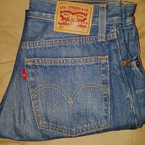 Women Levi's 501 jeans light blue wash sz 28 waist